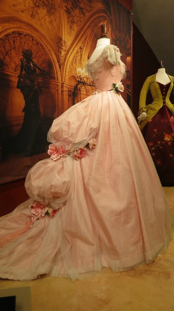 Как за неприметным фасадом может скрыватся просто удивительный Клондайк!!! Или "Это я удачно зашел!!!!!"