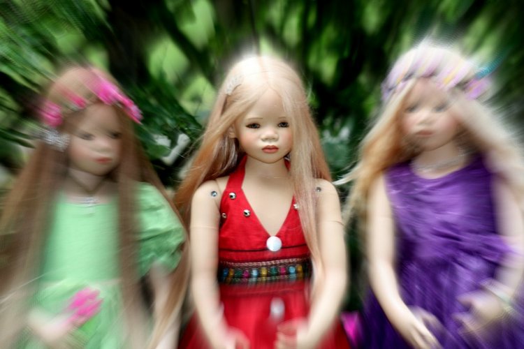 Солнечный денек в саду. Часть вторая - три подружки