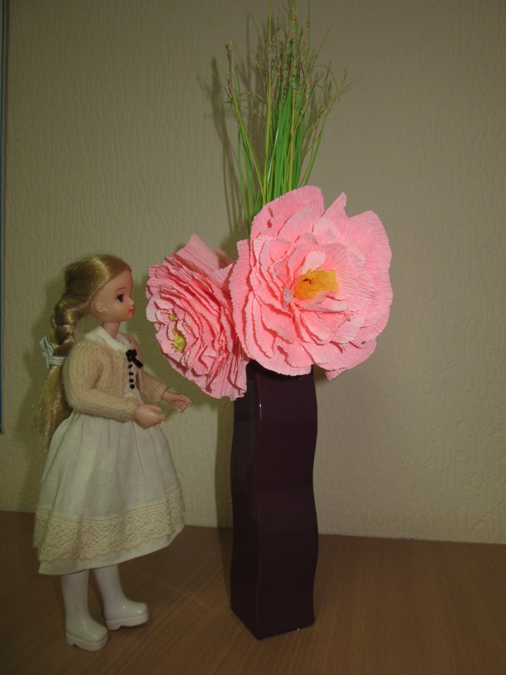 И вновь Хелена посещает логопедический кабинет... а заодно и рассматривает садик