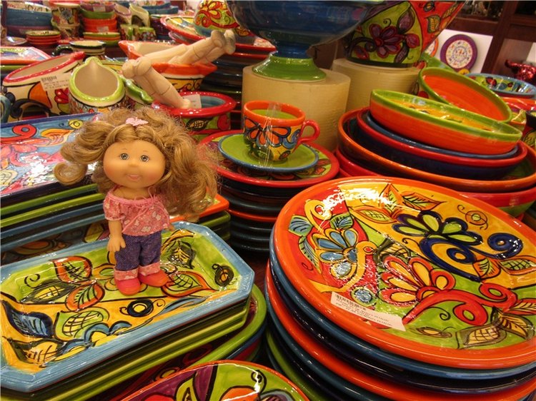 Капустка в посудной лавке с видом на Барселону