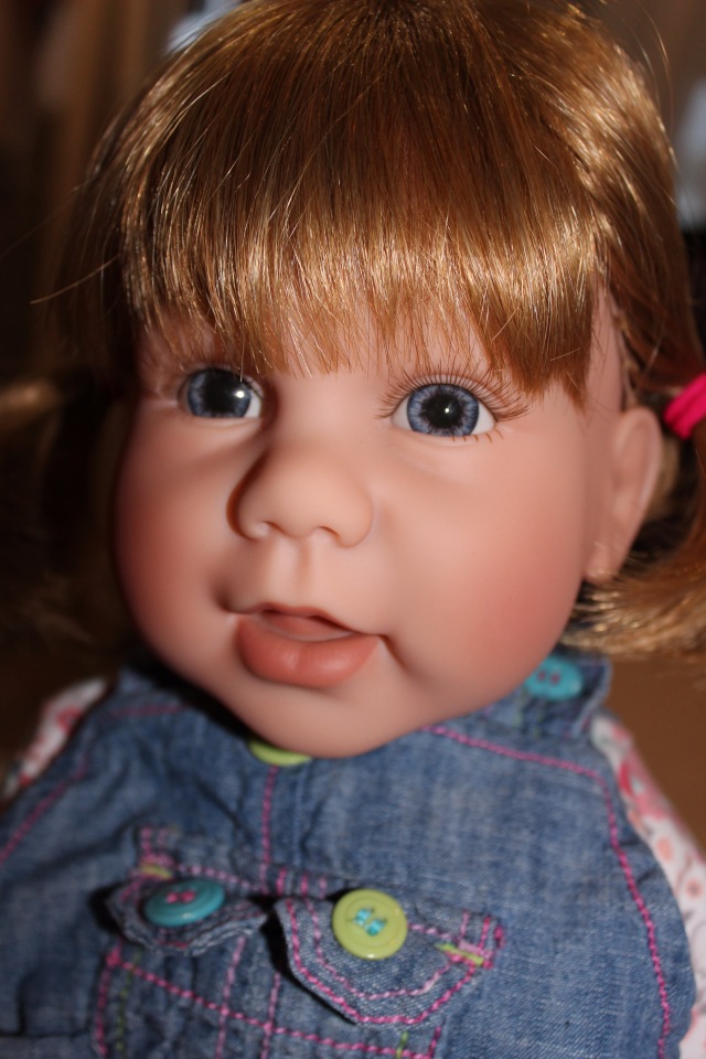 Сказочная девочка Алиса Classic Charm Lee Middleton doll