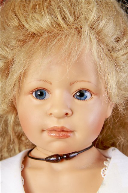 Виниловая девочка от Heidi Plusczok