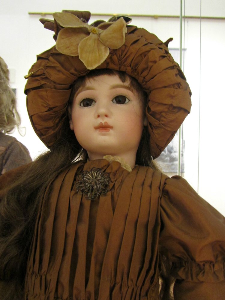 «Мода по-взрослому. Истории из кукольного гардероба» - выставка в Музее-заповеднике «Царицыно» - продолжение - 5-ый зал.