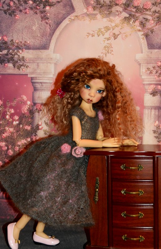 Весеннее обновление. Платья для кукол Kaye Wiggs