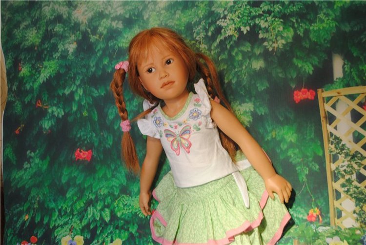 Летняя прогулка милой девочки Паулы Heidi Plusczok