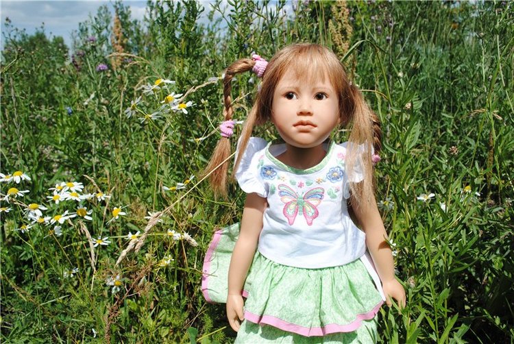 Летняя прогулка милой девочки Паулы Heidi Plusczok