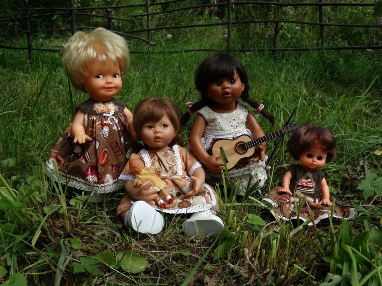 Вечеринка под яблоней — Винтажные куклы ГДР (Немки): Бигги
