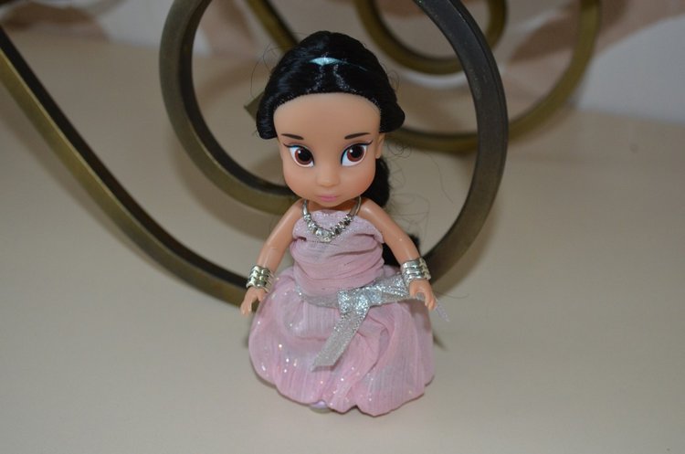 Мини дисней аниматорс Жасмин демонстрирует наряды (фото 2)