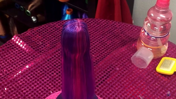 Выстригаем красиво чёлочку кукле (фото 6)