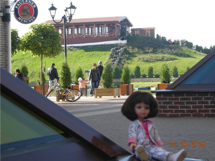 Первые прогулки Алисы — Фэшн