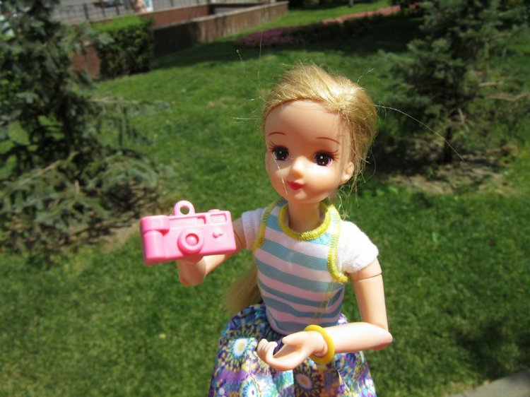 Всё я делаю с Хеленой...и диплом получаю тоже :)