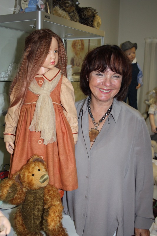 Августовская встреча в клубе коллекционеров с фрау Hildegard Gunzel. Часть 4. О планах на следующий год и подписи кукол