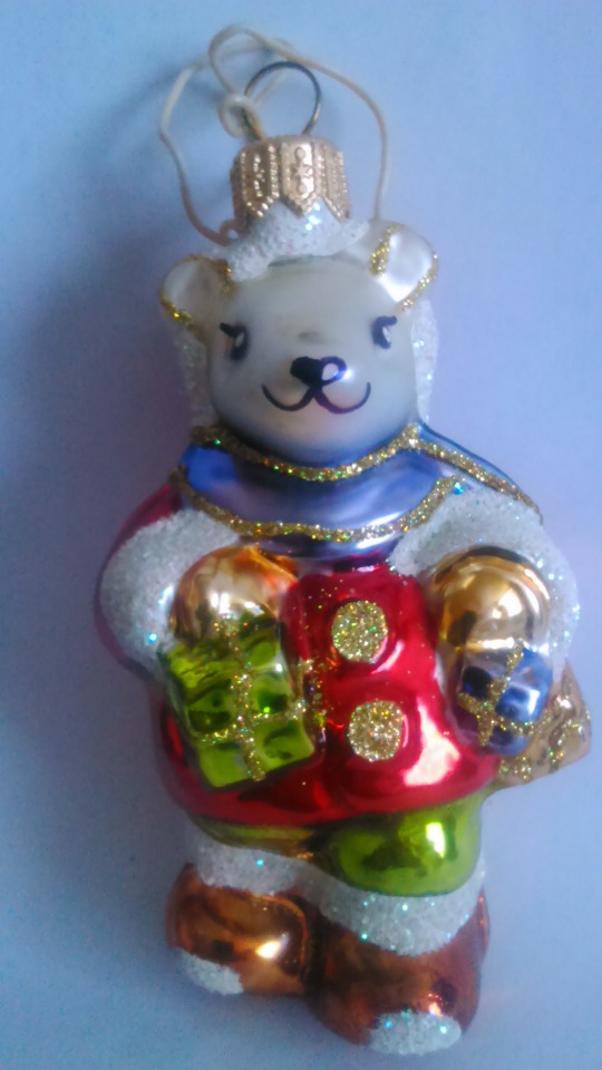 Ребята!! А давайте елочные игрушки показывать! :-)