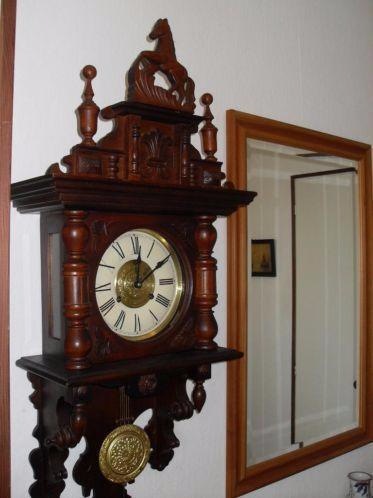 Старинные часы еще идут. Коллекция старинных часов