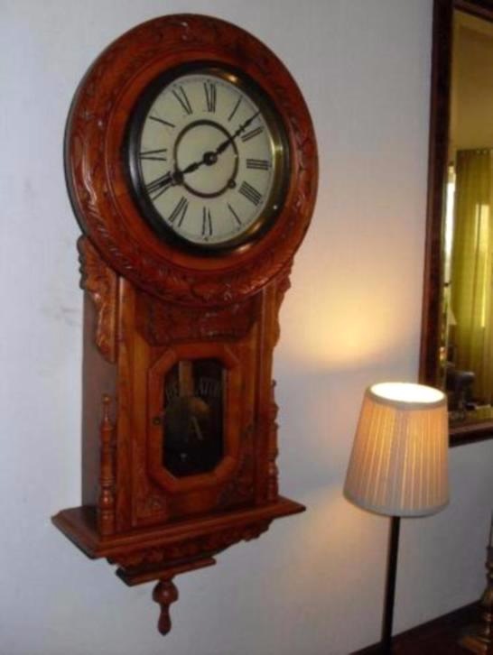 Старинные часы еще идут. Коллекция старинных часов