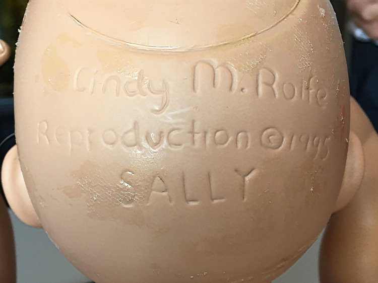 Виниловая коллекционная кукла Sally Cindy Marschner Rolfe | Бэйбики Виниловая коллекционная кукла Sally Cindy Marschner Rolfe