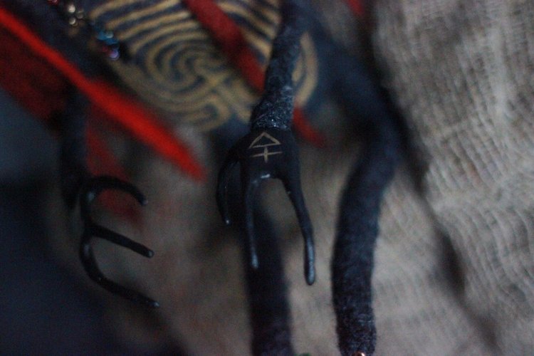 Ведающий шаман - Авторская кукла валянная из шерсти (фото 10)