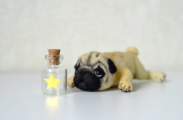 Пасмурный мопсик. Игрушка валянием своими руками (фото 2)