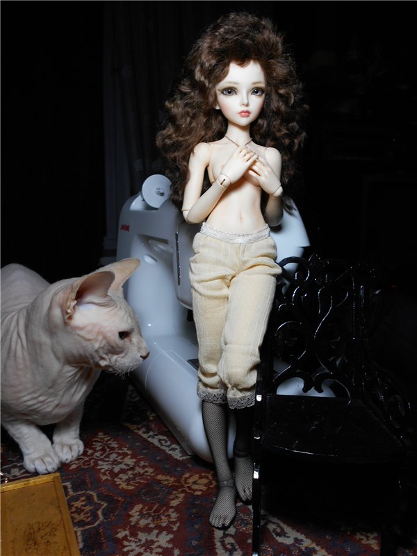 Как я с помощниками шила наряд для Аделины