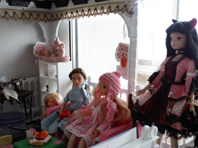 Интересная девочка по имени Афина