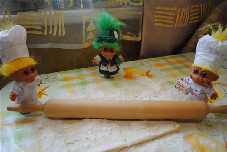 Сделать нужно нам пирог, Чтоб отведать каждый мог. Граммов сто возьмем улыбок, И совсем чуть-чуть ошибок (фото 6)