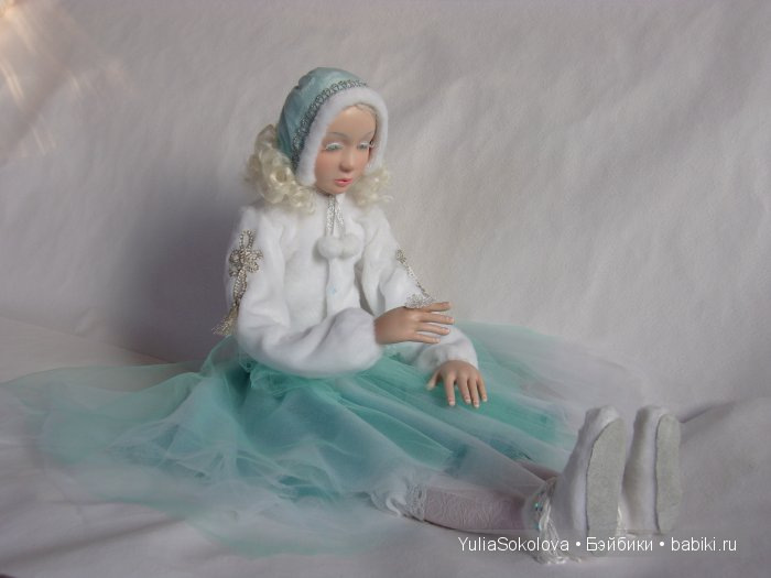 Снегурочки от разных авторов (фото 10)