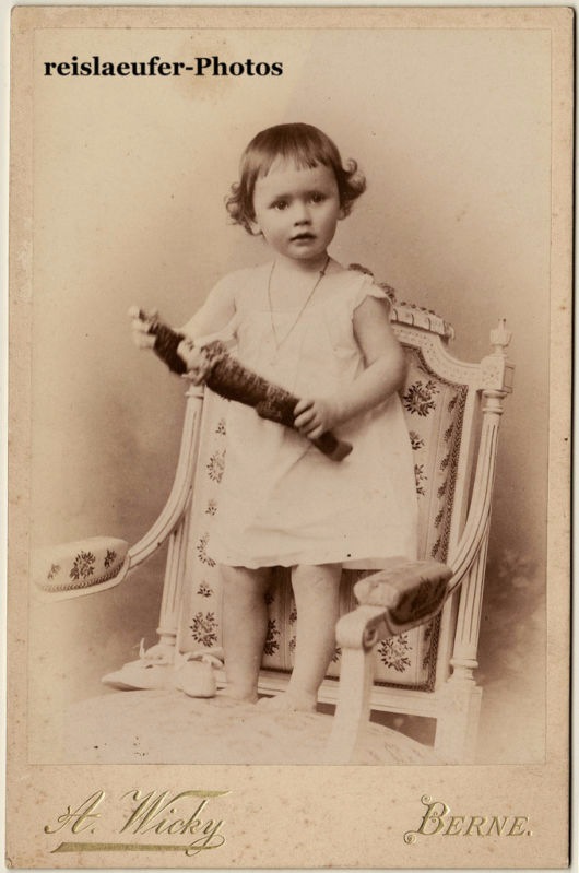 Cтаринные фотографии девочек с куклами (фото 2)