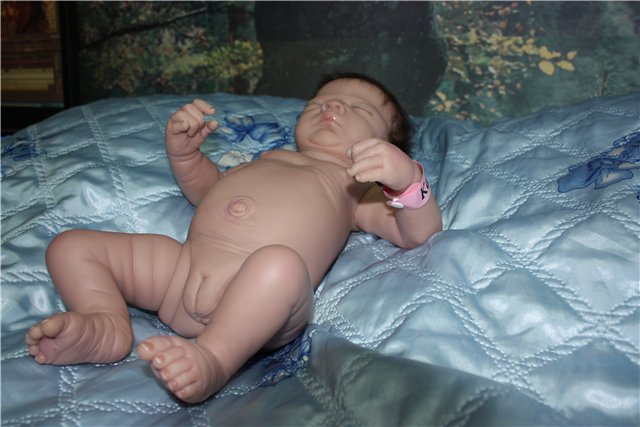 Дочка от Ashton Drake. Кукла из силикон-винила (фото 3)