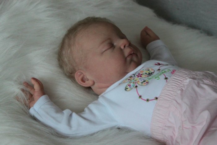 Спящий ангелок Ребекка. Кукла реборн Виктории Вишни