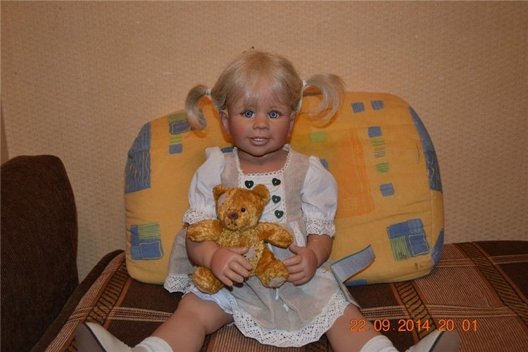 Sylvie от Monika Levenig. Ах, какие у нее глазки