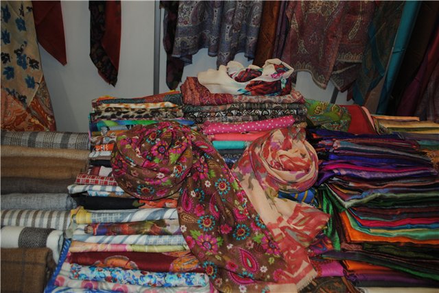 Выставка на Тишинке "Атмосфера творчества". Октябрь 2014. Бусинка к бусинке - получаются бусики! Кружево для антикварных