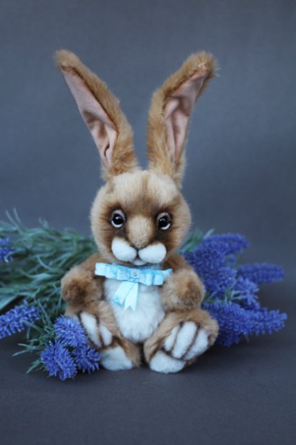 Заяц Луиджи. Авторская игрушка Татьяны Матляк