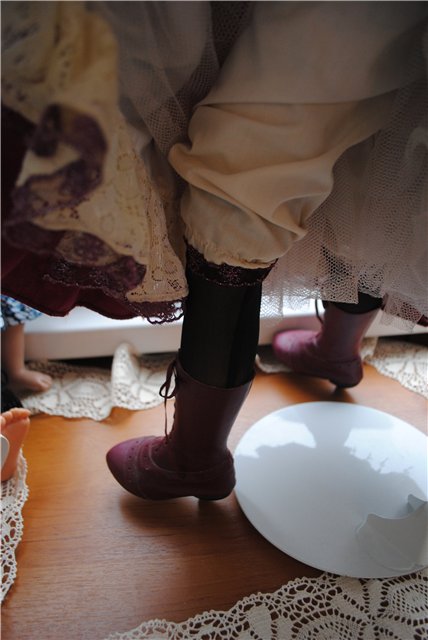 Кое-что из чулочно-носочной истории. Какого качества чулочки на куклах известных мастеров современности