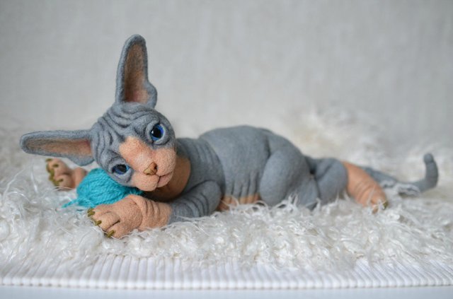 Сфинксенок. Игрушка валянием из шерсти своими руками