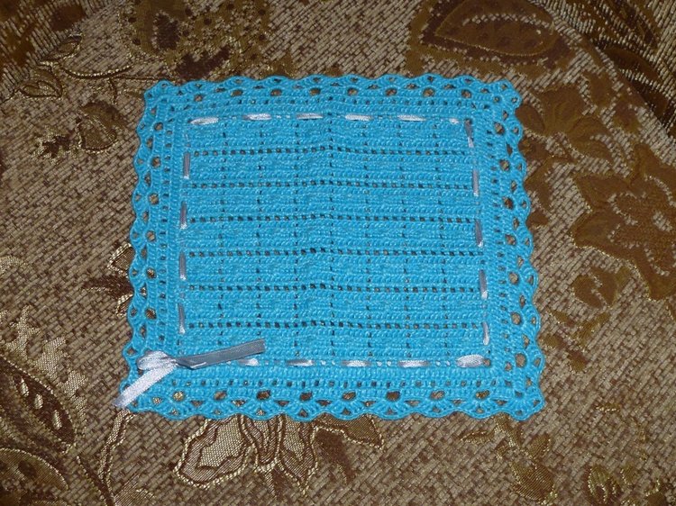 Красивые пледы-одеяльца ручной работы для кукол (фото 10)