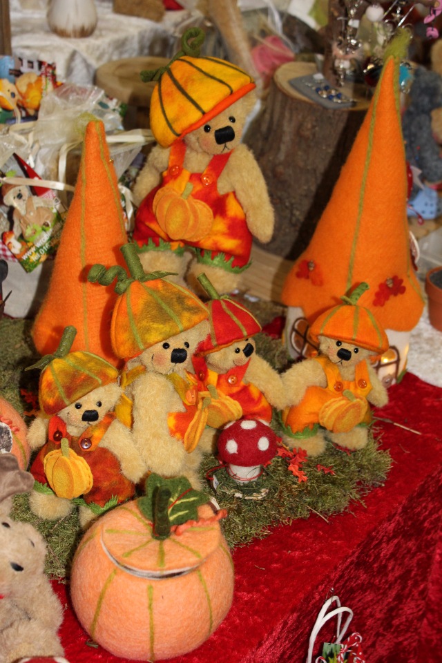 Все на выставку! Продолжение: Куклы и мишки