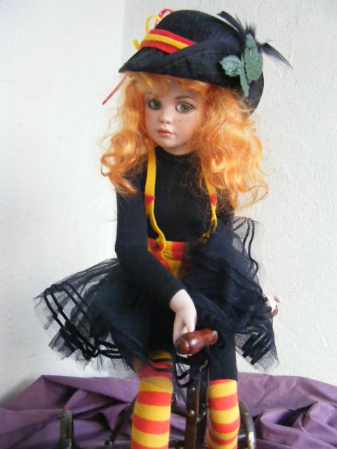 Фарфоровая кукла Zinnia автора Jan MClean, коллекция Flower Heart Collection