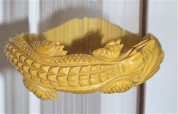 Славный пластик "бакелит"! У него отменный вид! Или возвращение бакелитового болванчика