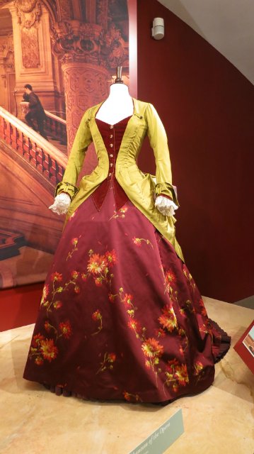 Как за неприметным фасадом может скрыватся просто удивительный Клондайк!!! Или "Это я удачно зашел!!!!!"