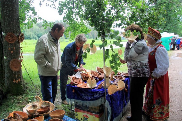 Троицкие гуляния у деревни Василёво, часть вторая. Архитектурно-этнографический музей под открытым небом "Василёво"