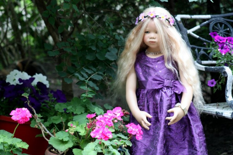 Солнечный денек в саду. Часть вторая - три подружки