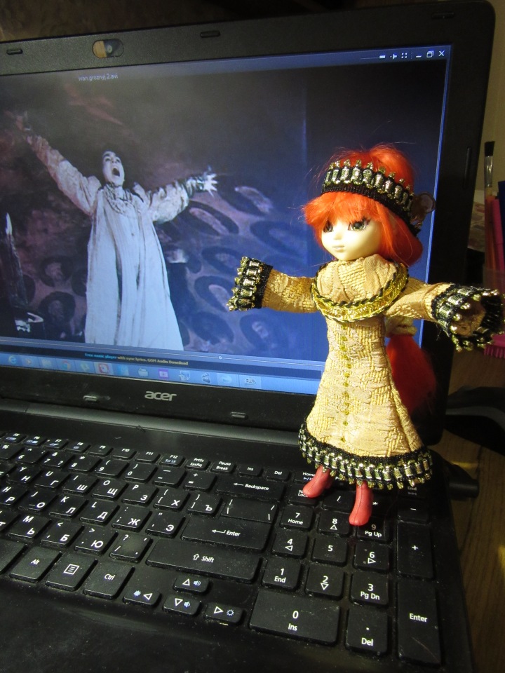 Вечерний просмотр фильма-классики "Иван Грозный". Первая любовь Грелль: новые чувства, новый костюм