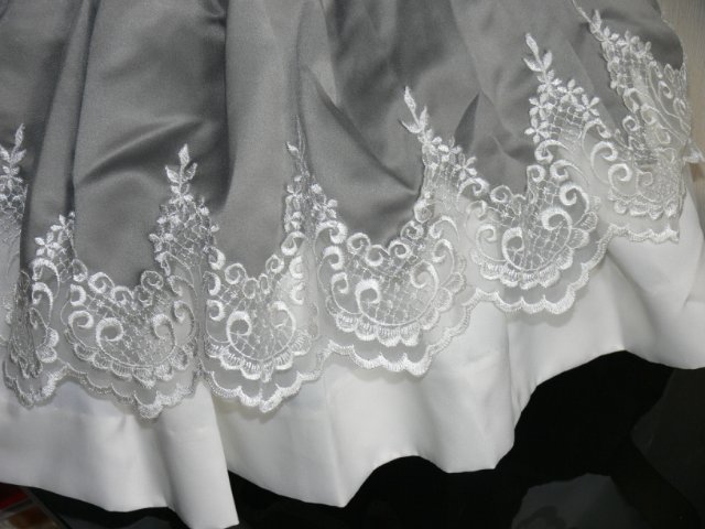 Необыкновенно красивая девушка Harvest Ball, Lee Middleton