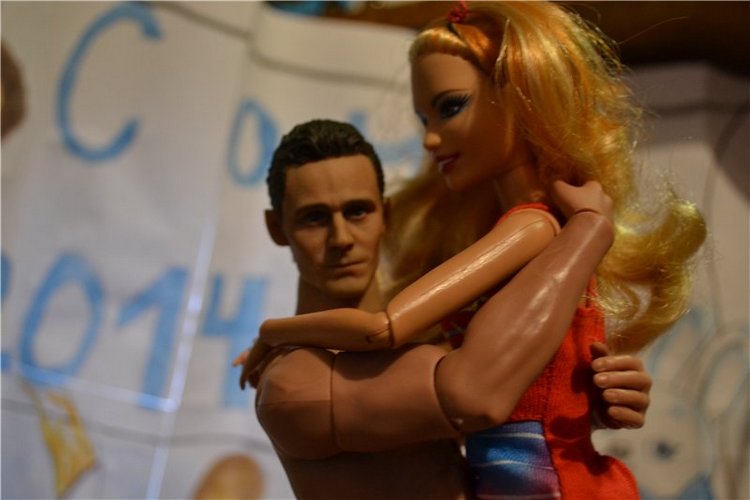 Том Хиддлстон в миниатюре! Уже дома! Ура