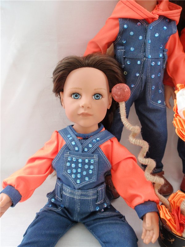 И мы и мы хотим поздравить наших мам, бабушек, тетушек, сестер и всех-всех женщин с самым женским Днем 8 Марта