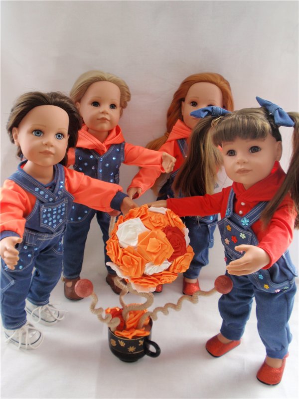 И мы и мы хотим поздравить наших мам, бабушек, тетушек, сестер и всех-всех женщин с самым женским Днем 8 Марта