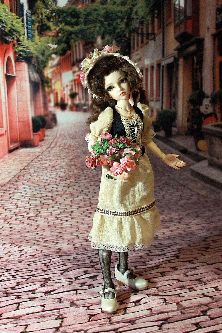 Как я с помощниками шила наряд для Аделины