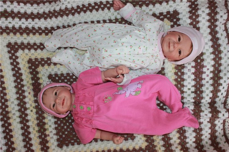Сестренки-близняшки реборн (фото 4)