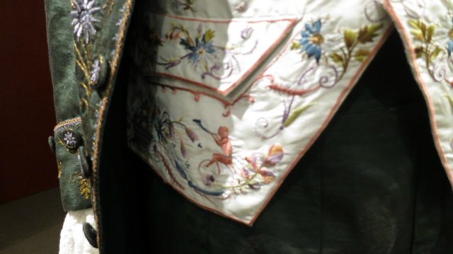 Как за неприметным фасадом может скрыватся просто удивительный Клондайк!!! Или "Это я удачно зашел!!!!!"