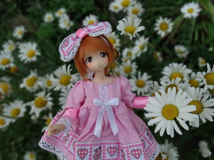 Дюймовочка в сказочном саду